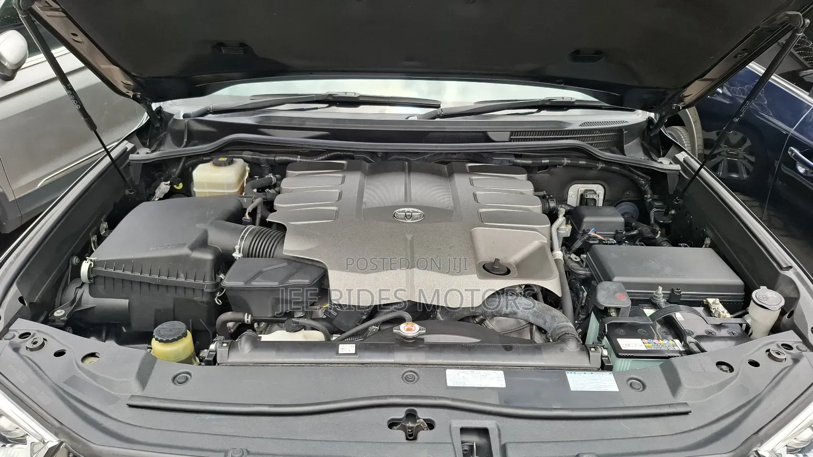 Toyota Land Cruiser 4.6 V8 ZX 2018 Black