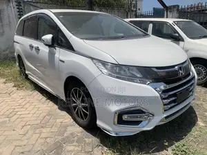 Honda Odyssey 2.0 Hybrid (7 seater) 2017 White