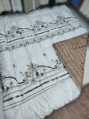 *Double Sided Heavy Cotton Binded Duvet* Size: 6×7 Pillowcases: