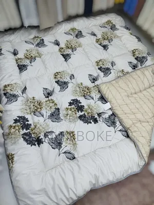 *Double Sided Heavy Cotton Binded Duvet* Size: 6×7 Pillowcases: