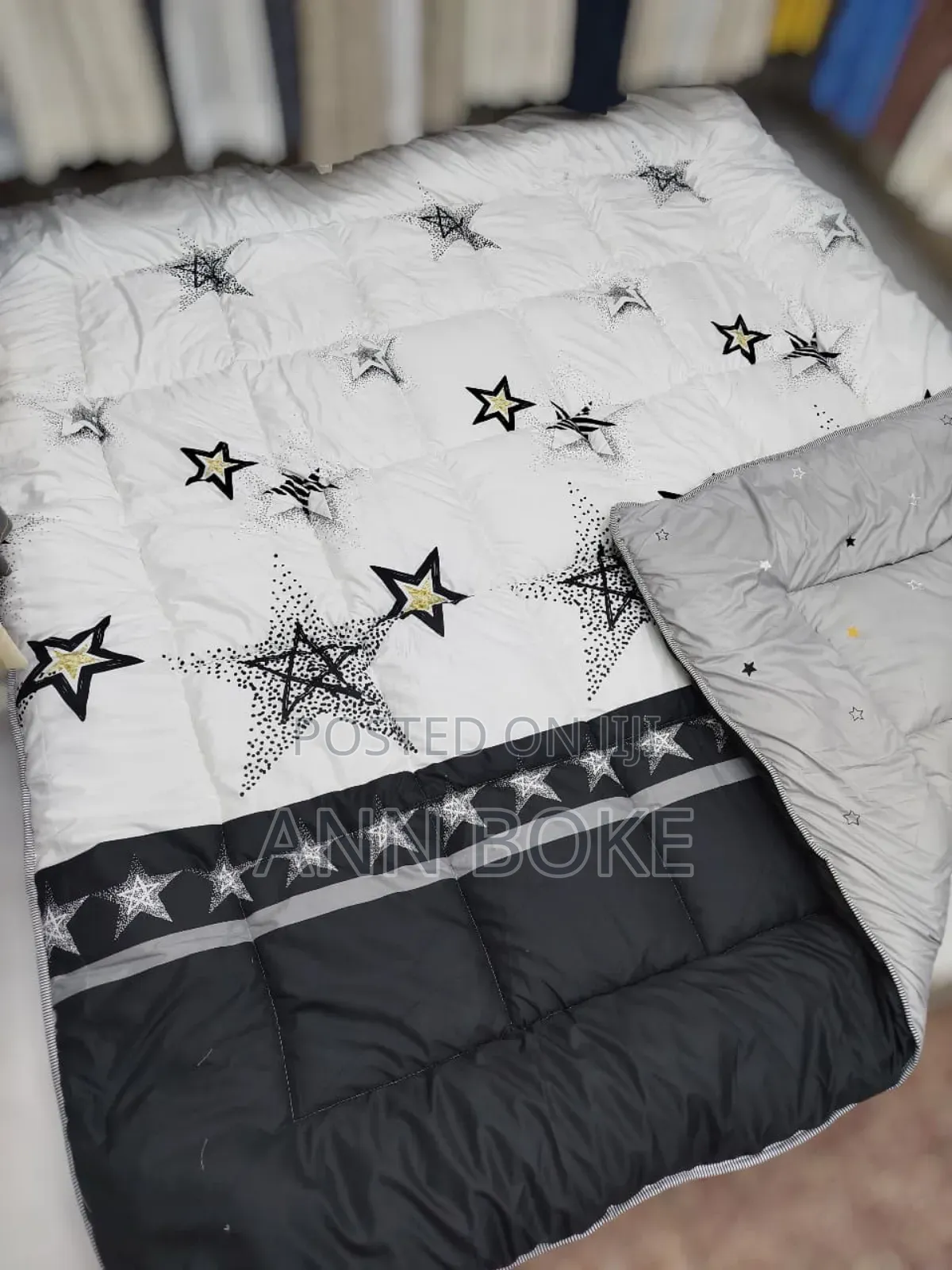 *Double Sided Heavy Cotton Binded Duvet* Size: 6×7 Pillowcases:
