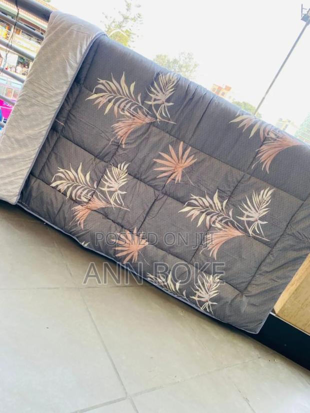 *Double Sided Heavy Cotton Binded Duvet* Size: 6×7 Pillowcases: - thumbnail 9