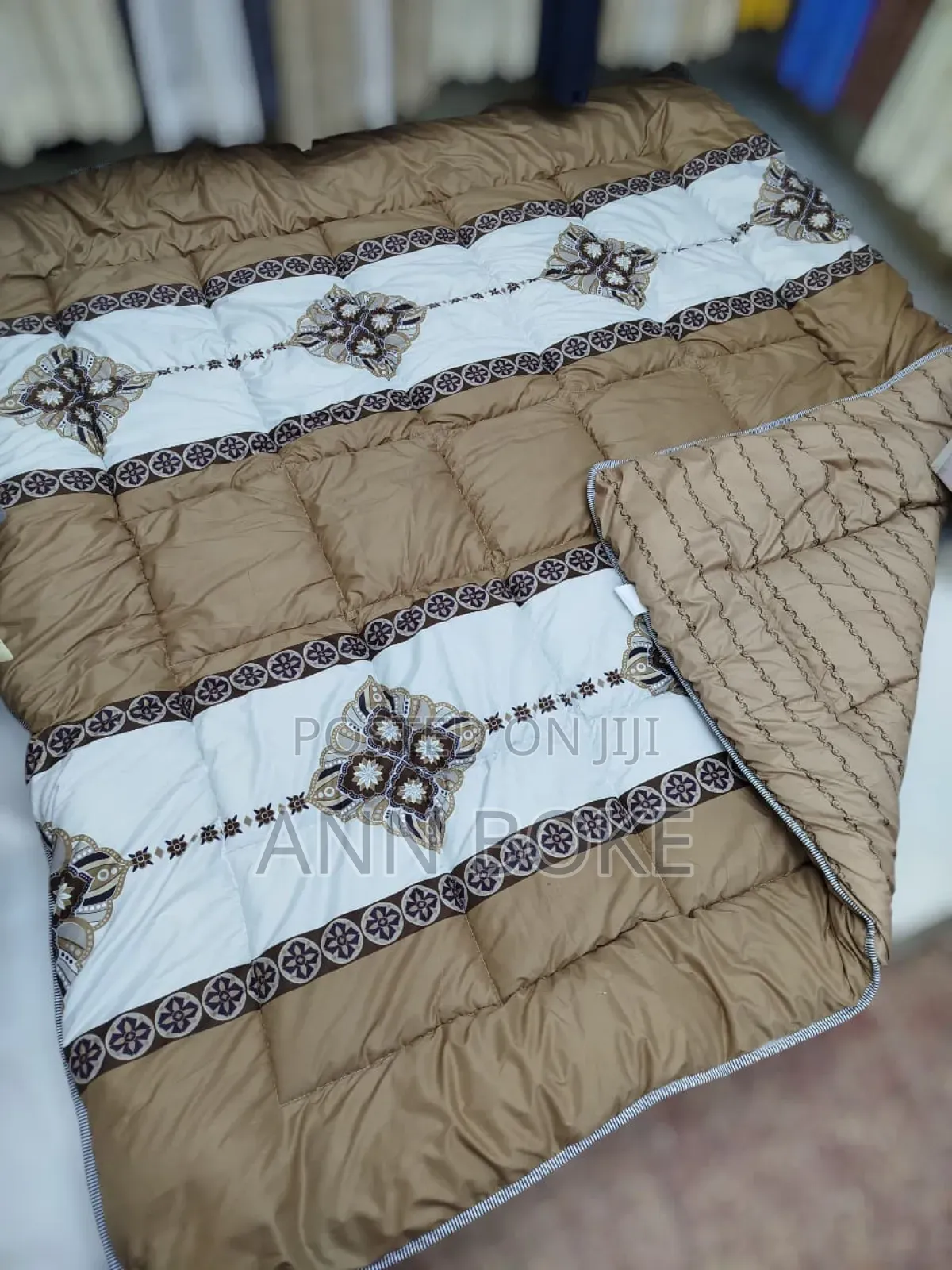 *Double Sided Heavy Cotton Binded Duvet* Size: 6×7 Pillowcases: