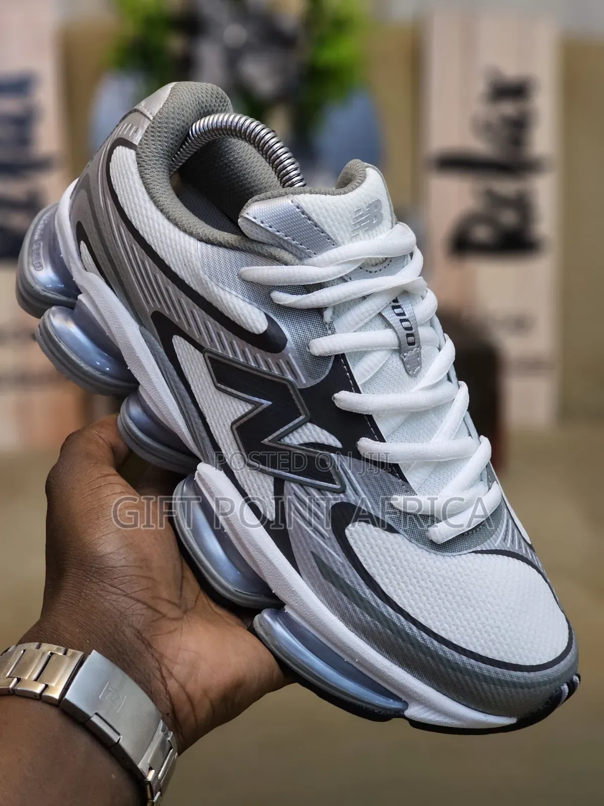 New Balance 2000 Unisex Sneakers
