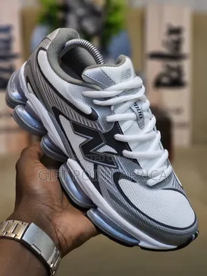 New Balance 2000 Unisex Sneakers