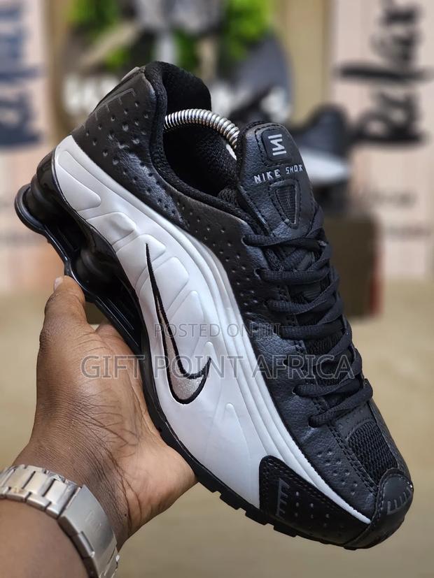 Nike Air Shoxs Sneakers - thumbnail 3