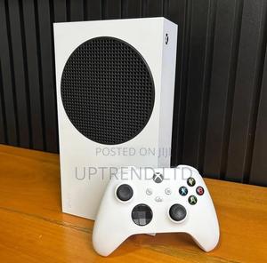 White Microsoft Xbox Series S Pre Owned Consoles - thumbnail 2