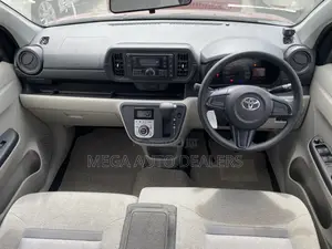 Toyota Passo 2018 Red