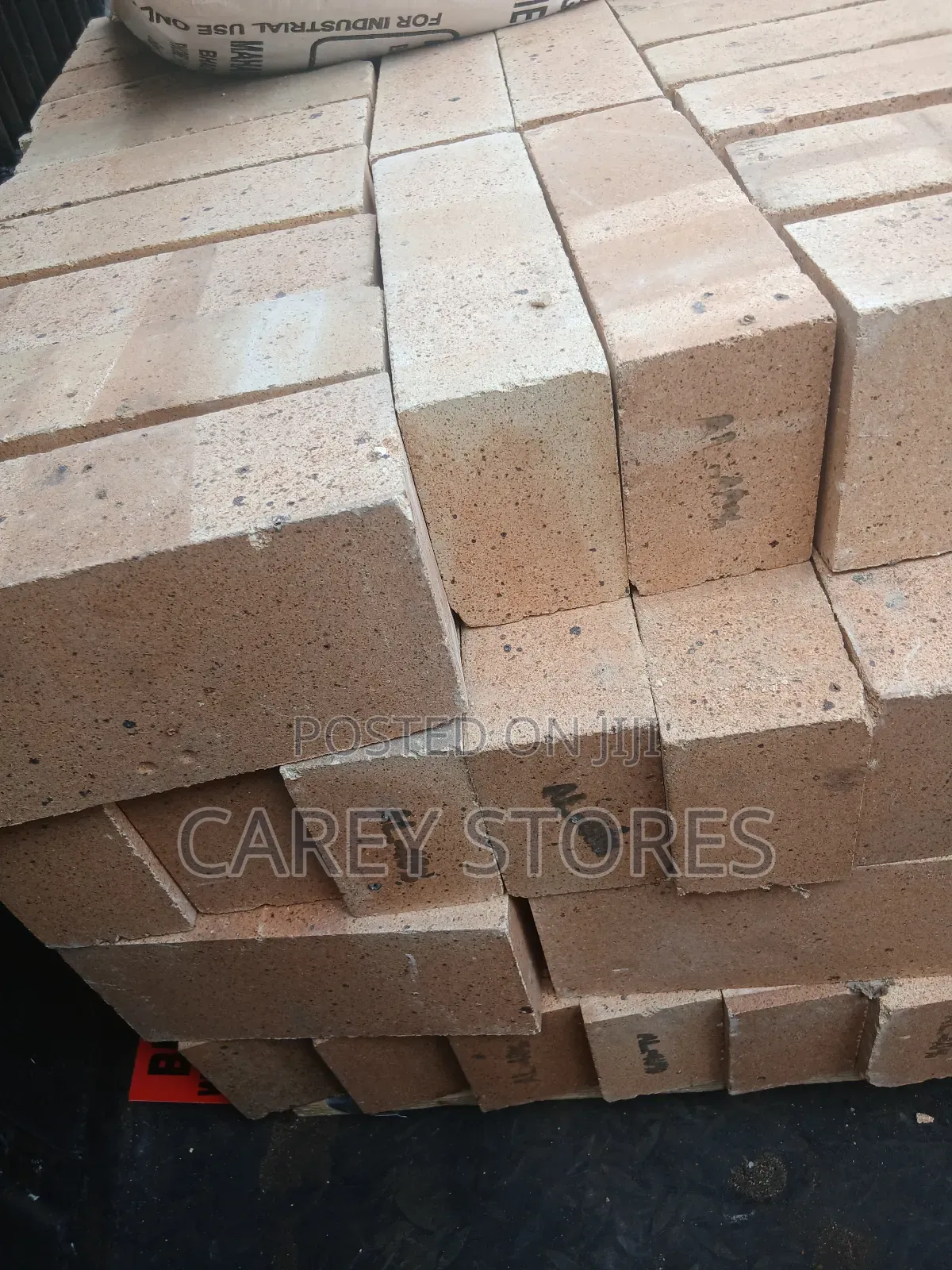 Fire Bricks Distributor / High -Alumina