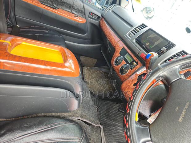 Toyota HiAce 2014 Black - thumbnail 9
