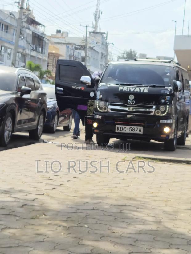 Toyota HiAce 2014 Black - thumbnail 10