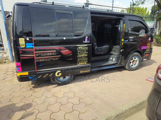 Toyota HiAce 2014 Black - thumbnail 12