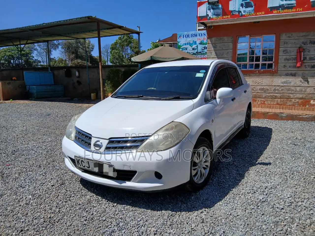Nissan Tiida 2011 White