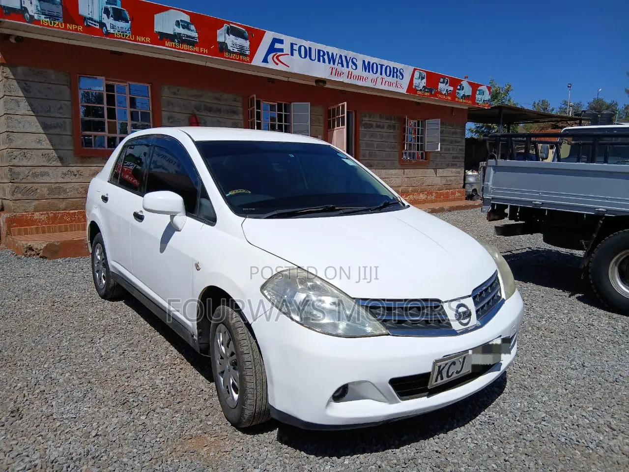 Nissan Tiida 2011 White