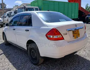 Nissan Tiida 2011 White