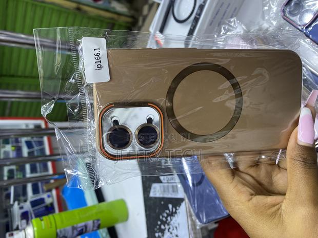 Qwwes iPhone 16 Magsafe Case With Lense Protector and Stand - main view