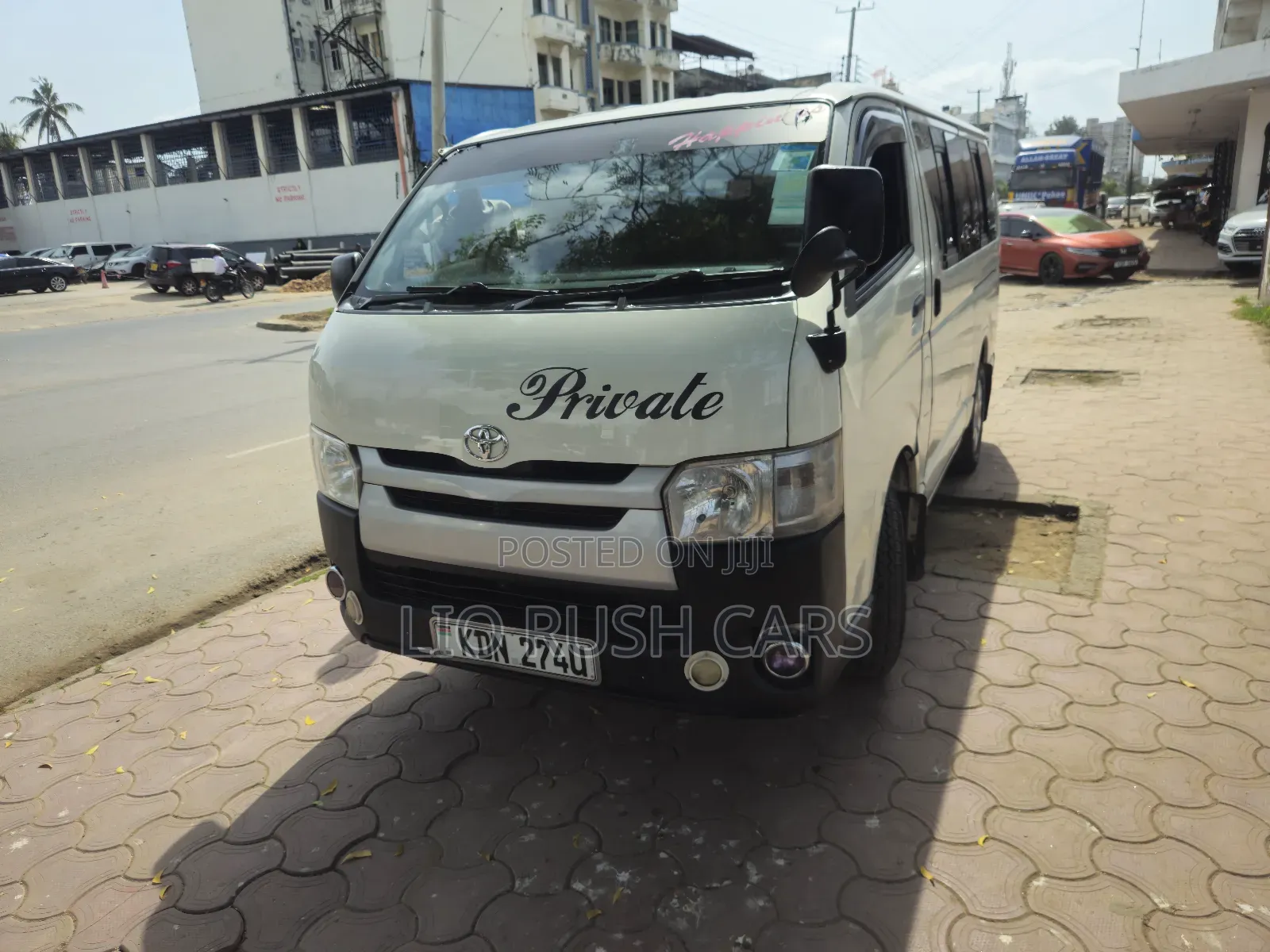 Toyota HiAce 2017 White