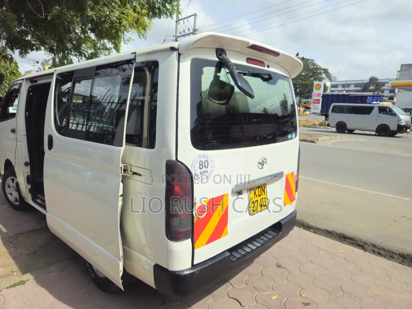 Toyota HiAce 2017 White