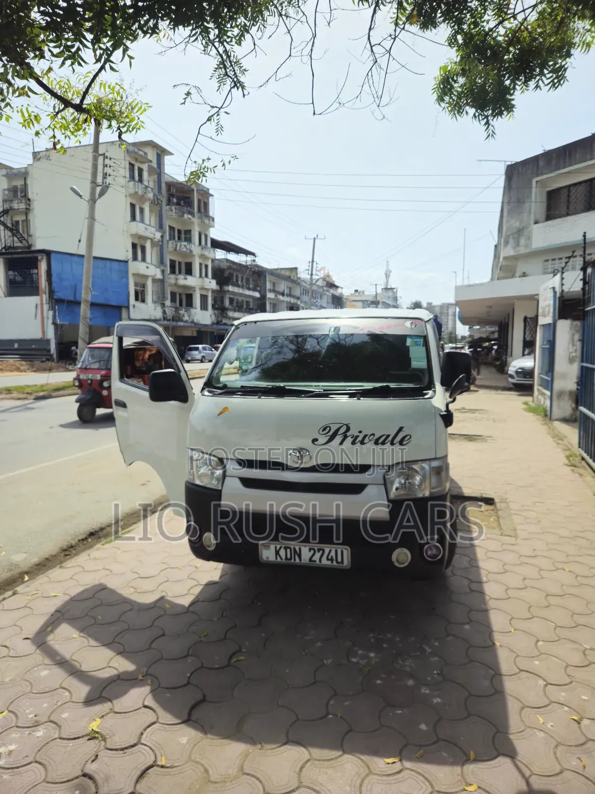 Toyota HiAce 2017 White