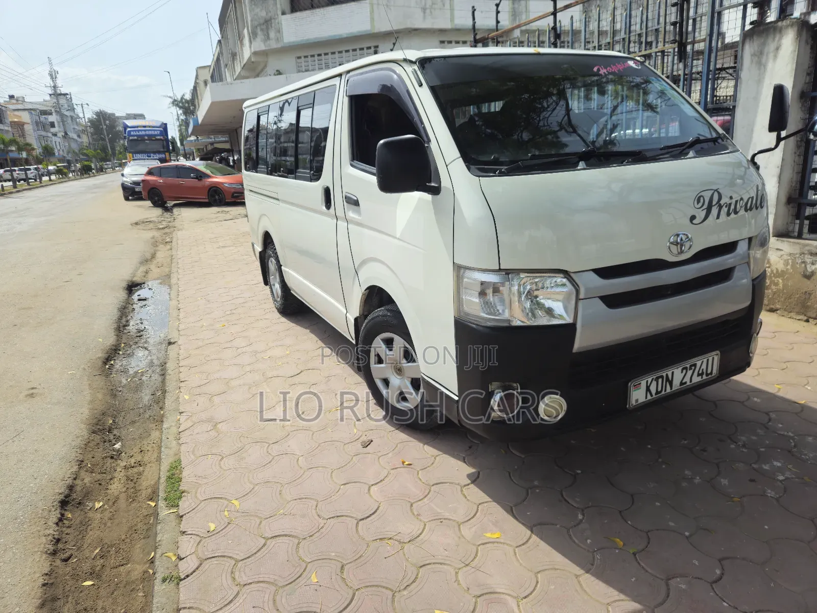 Toyota HiAce 2017 White