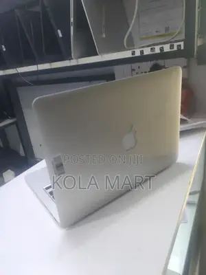 New Laptop Apple MacBook Pro 2015 8GB Intel Core i5 SSD 256GB
