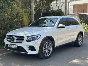 Mercedes-Benz GLC-Class GLC250 Sport Utility 4-Door (2.0L, 4cyl Turbo) White