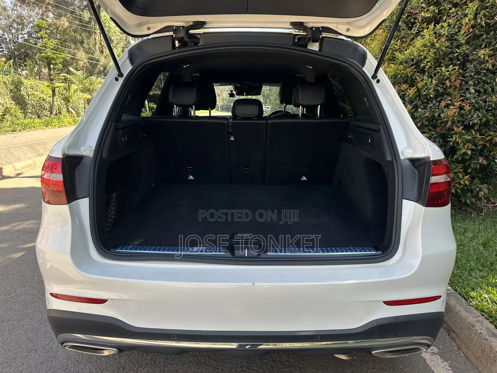 Mercedes-Benz GLC-Class GLC250 Sport Utility 4-Door (2.0L, 4cyl Turbo) White