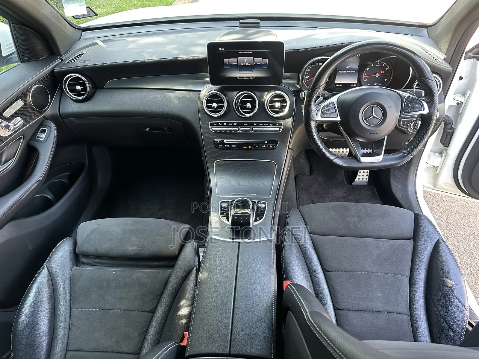 Mercedes-Benz GLC-Class GLC250 Sport Utility 4-Door (2.0L, 4cyl Turbo) White