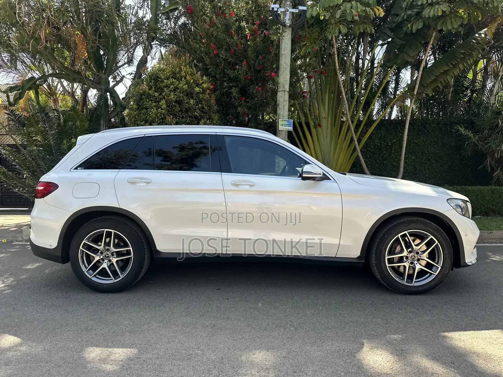 Mercedes-Benz GLC-Class GLC250 Sport Utility 4-Door (2.0L, 4cyl Turbo) White