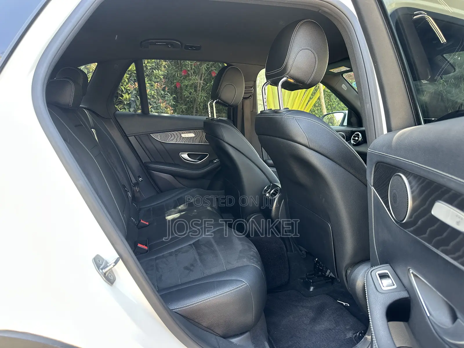 Mercedes-Benz GLC-Class GLC250 Sport Utility 4-Door (2.0L, 4cyl Turbo) White