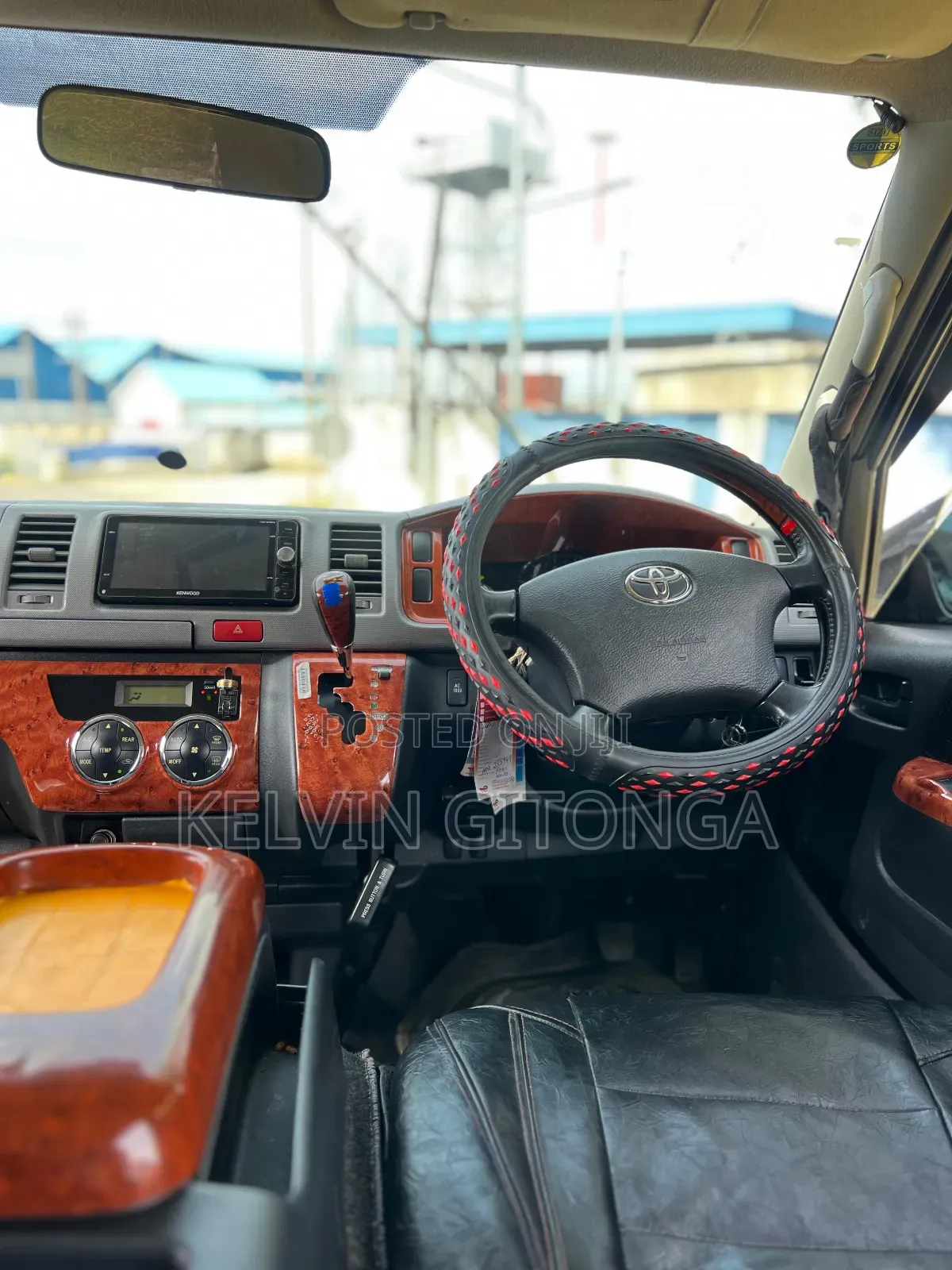 Toyota HiAce 2014 Black