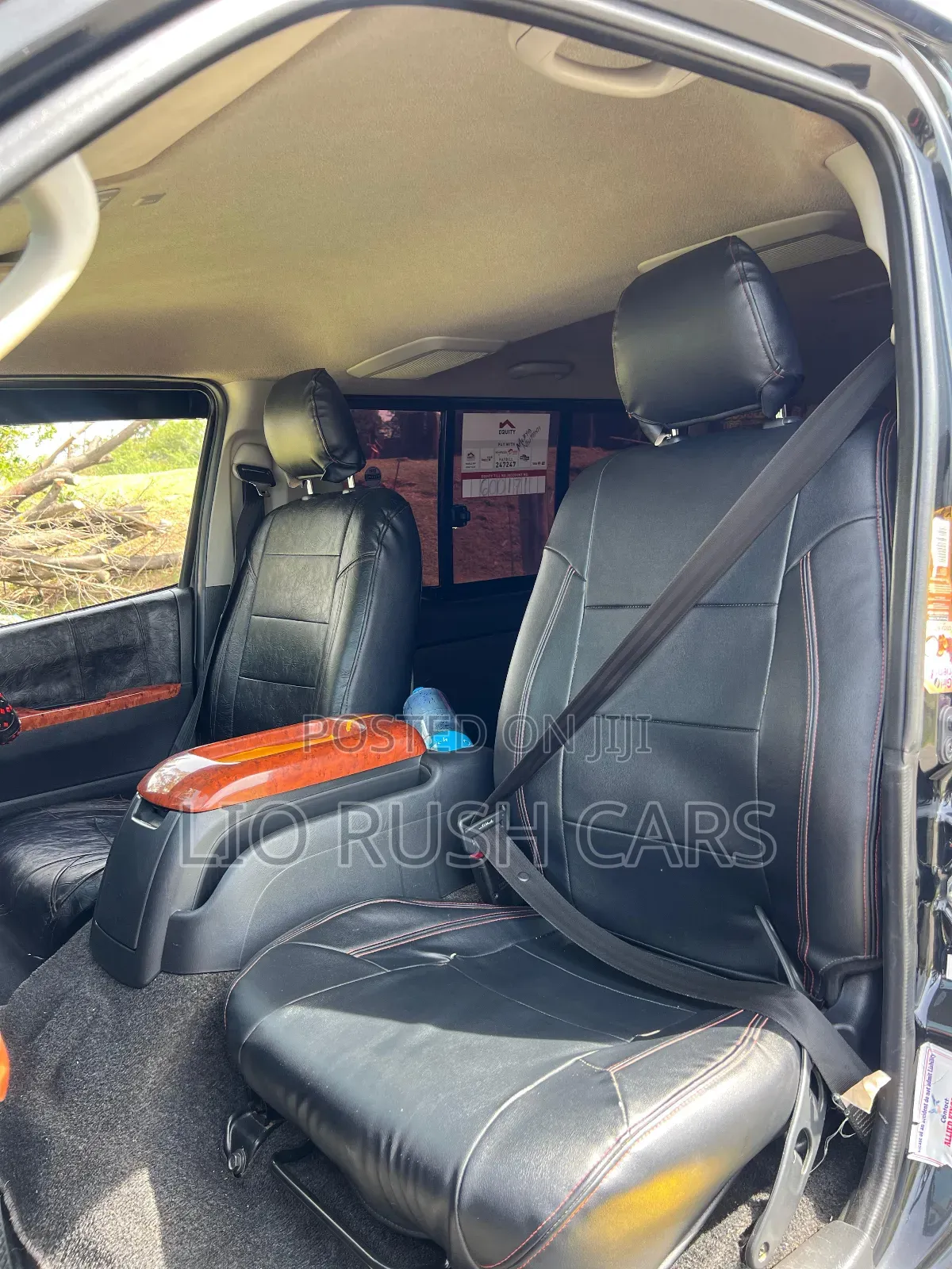 Toyota HiAce 2014 Black