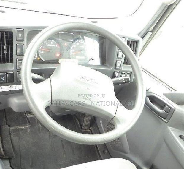Isuzu Elf 2017 White - thumbnail 5