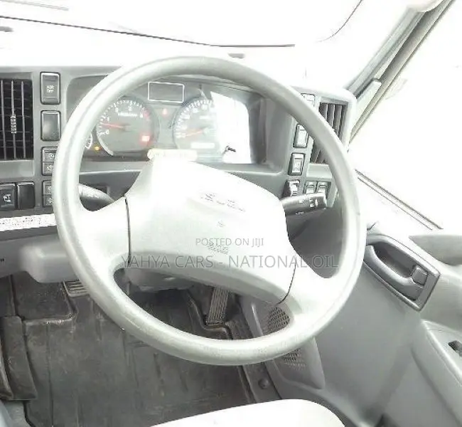 Isuzu Elf 2017 White