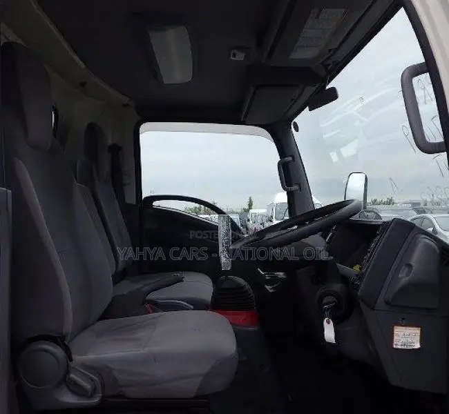 Isuzu Elf 2017 White