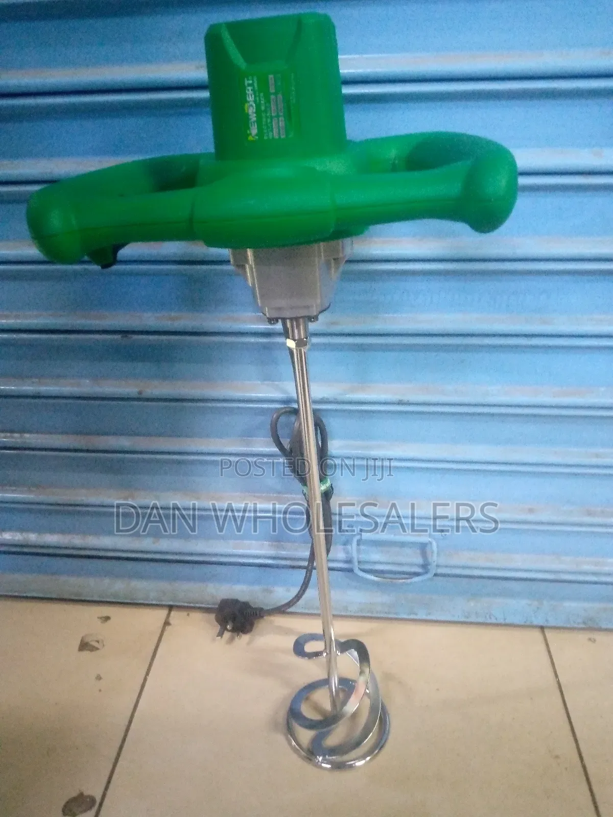 Heavy Duty Newbeat Paint Mixer
