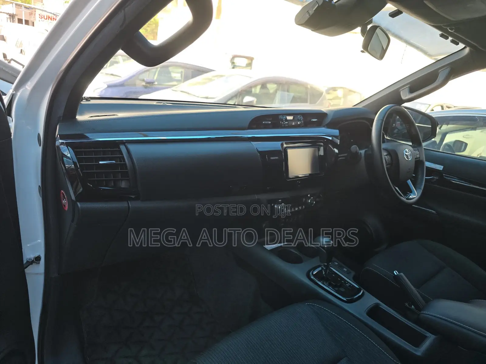 Toyota Hilux 2018 White
