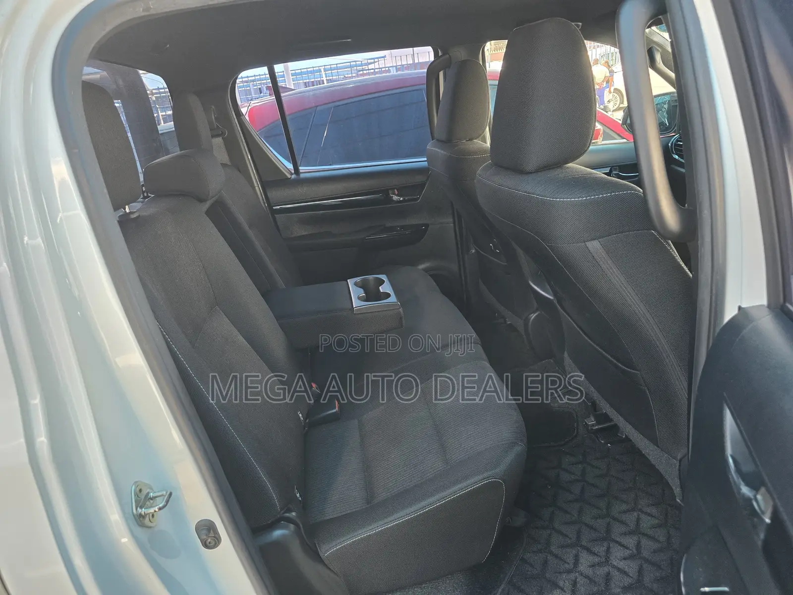 Toyota Hilux 2018 White