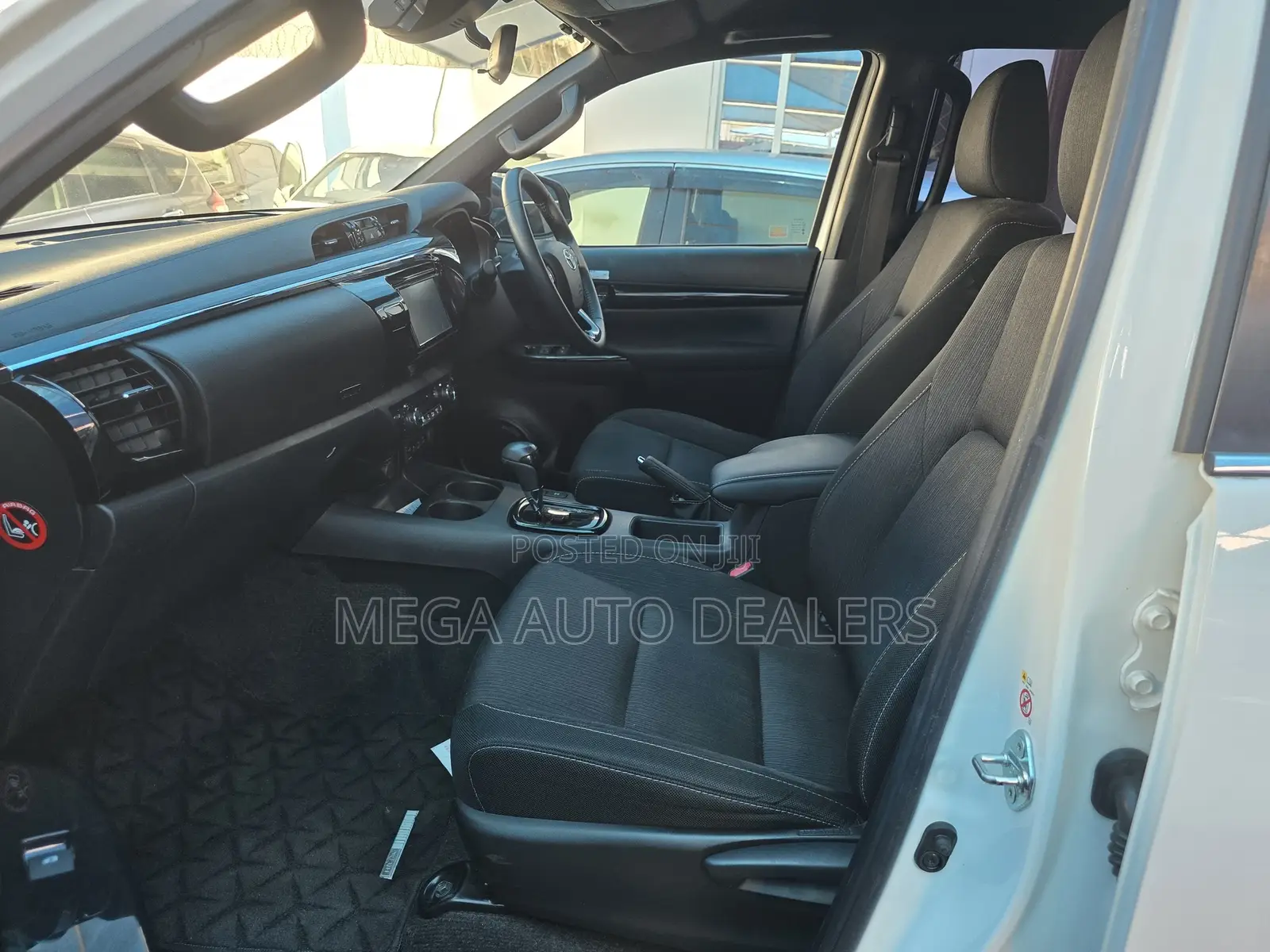 Toyota Hilux 2018 White