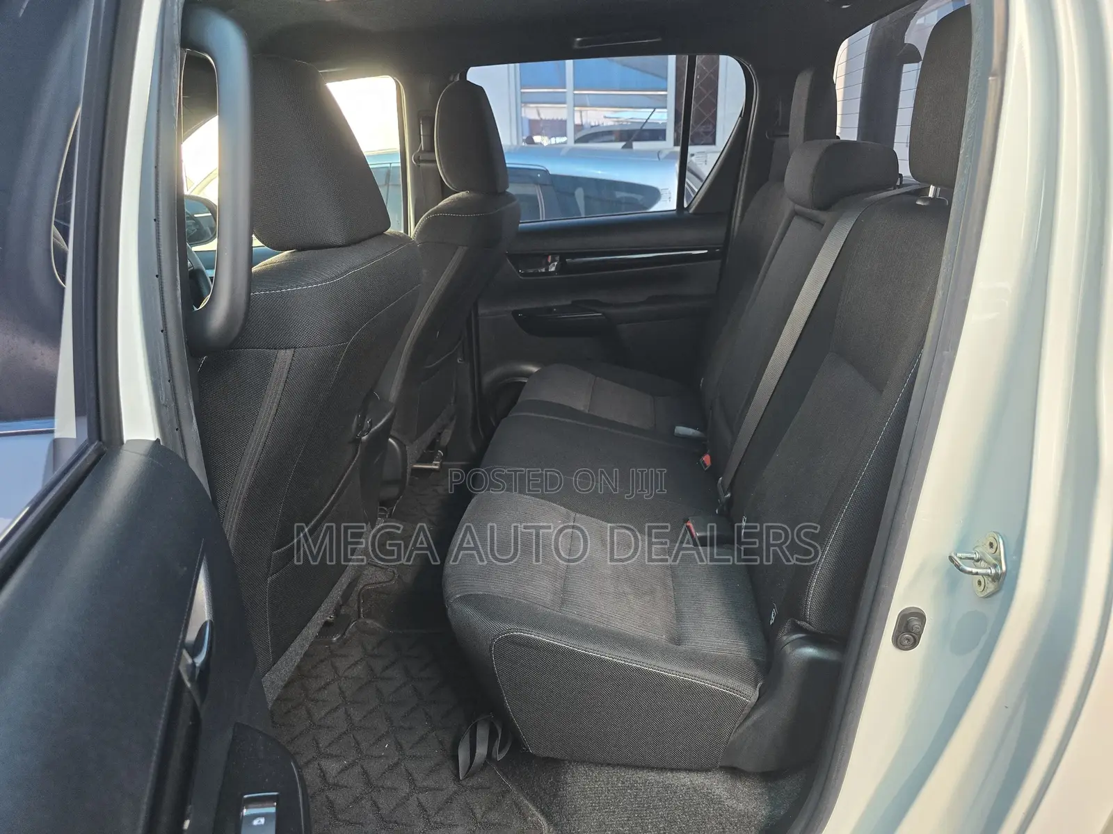 Toyota Hilux 2018 White