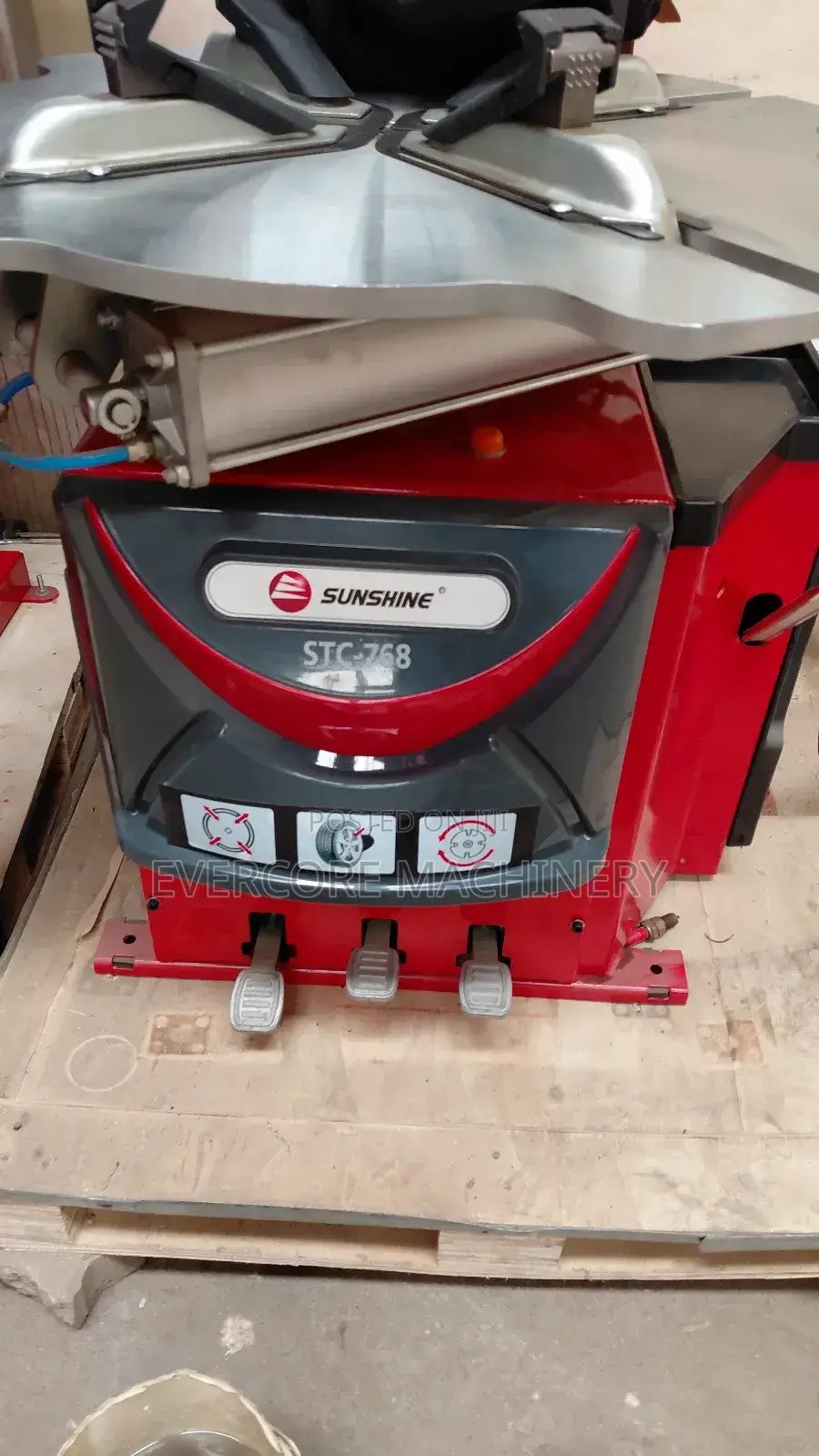 Sunshine Italy Tyre Changer Machine Heavy Duty for Commercial Duties.