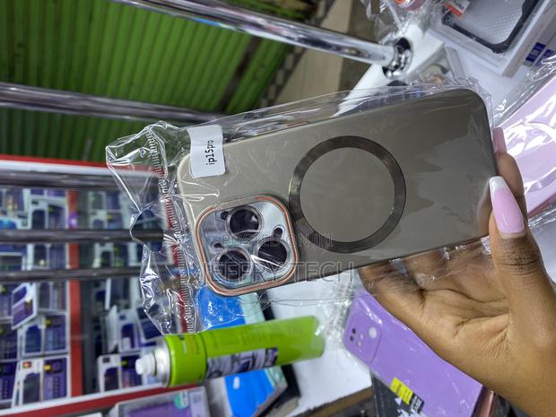 Qazxc iPhone 15 Pro Magsafe Case With Lense Protector and Stand - thumbnail 3