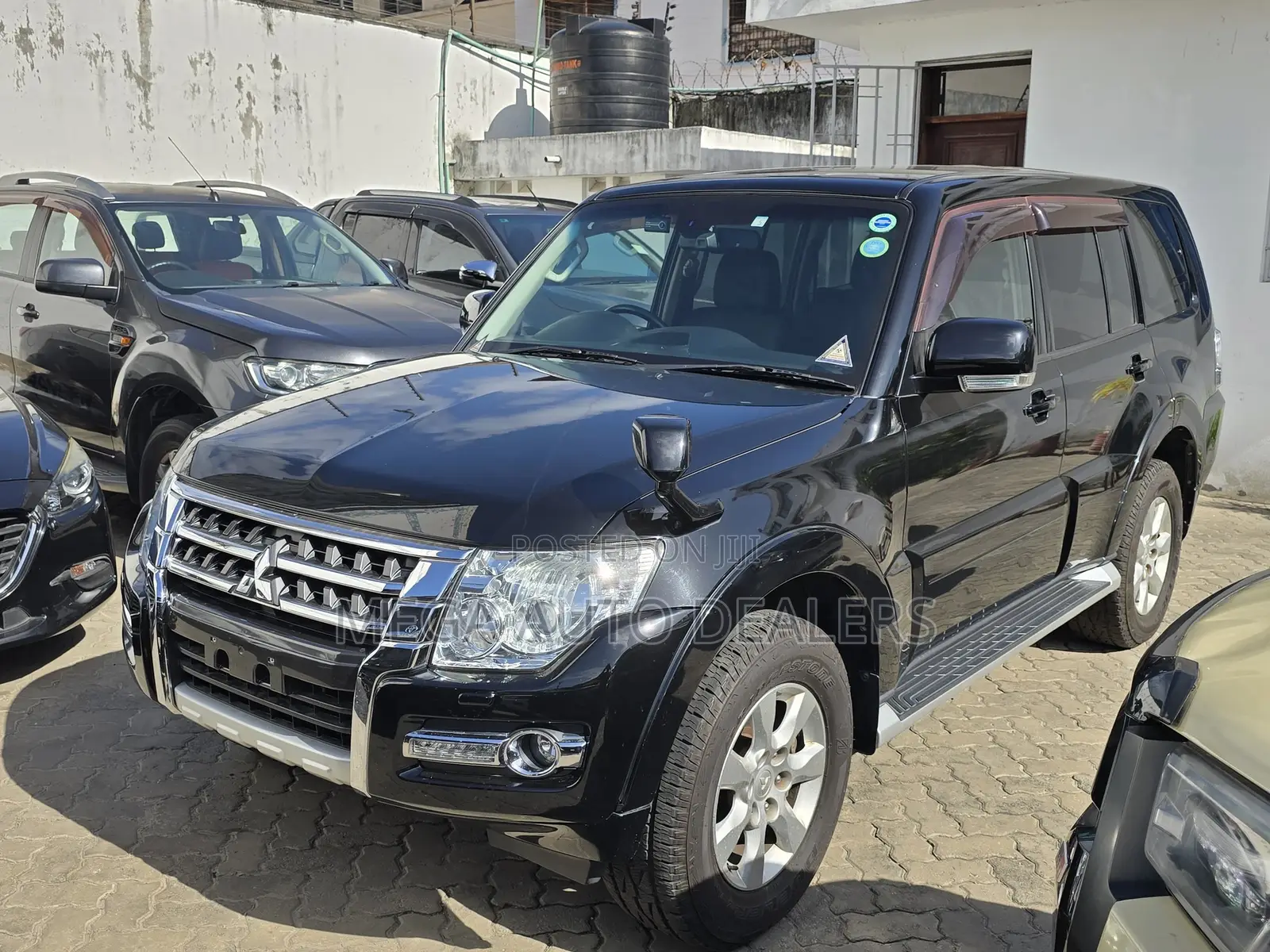 Mitsubishi Pajero 2018 Black