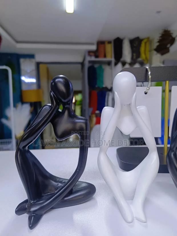 Seated Thinking Man Statue - thumbnail 3