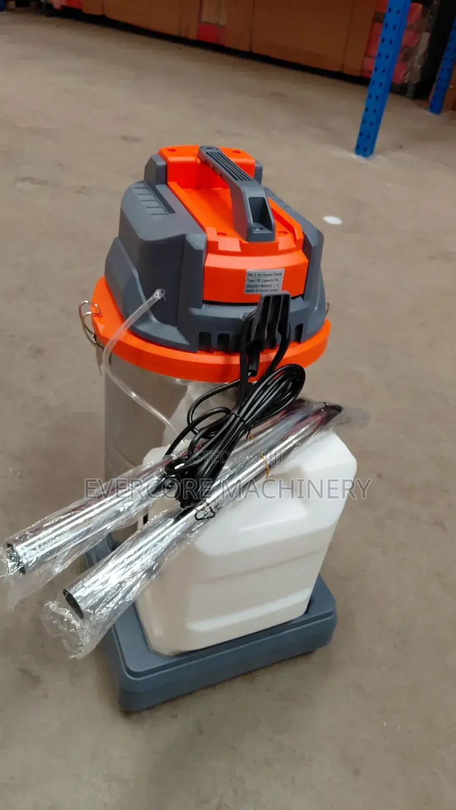 Heay Duty 35l Wet and Dry Carpet Cleaner With Accessories.
