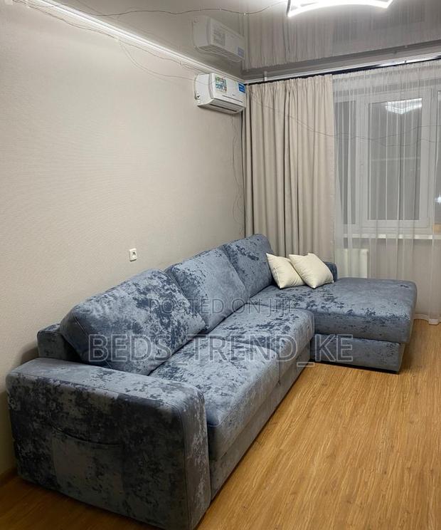 Elegant Cushioned 6 Seater L Seat