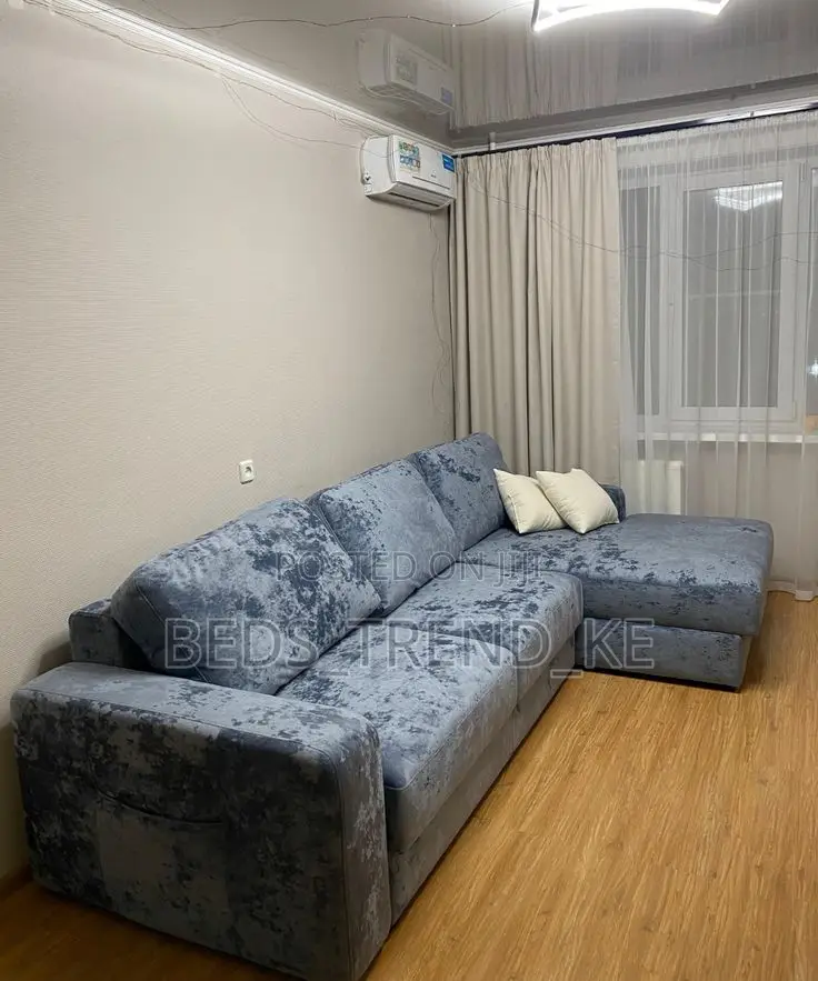Elegant Cushioned 6 Seater L Seat