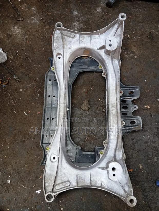 Toyota Mark 2 2wd Cross Member