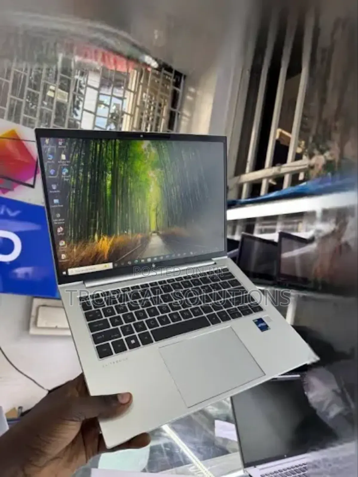 New Laptop HP EliteBook 840 G9 8GB Intel Core I7 SSD 512GB