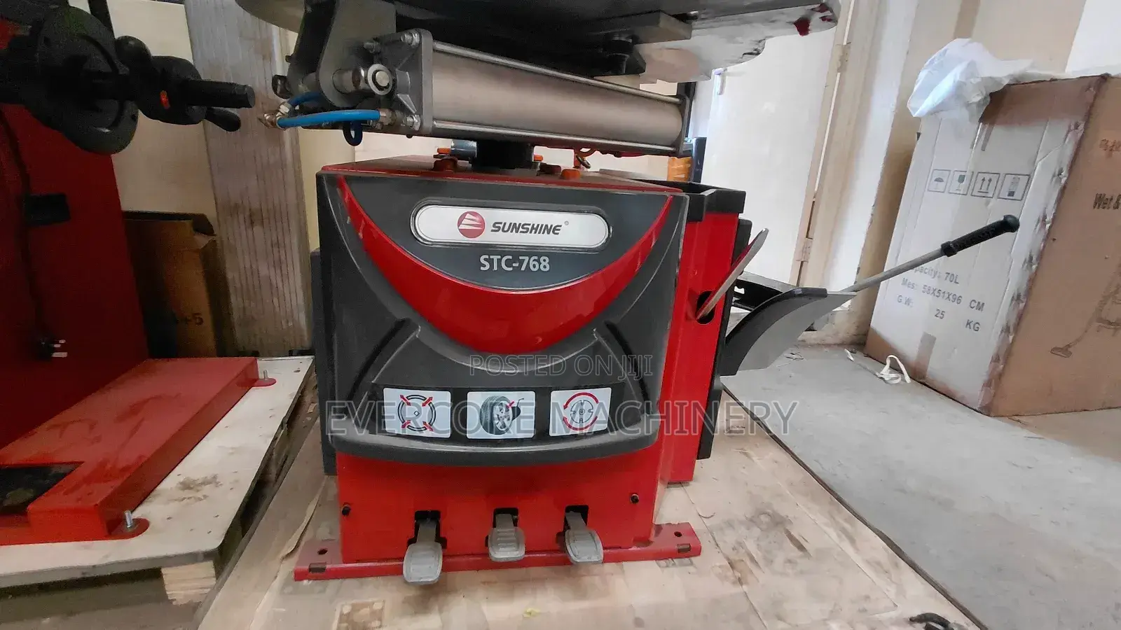 Commercial Tyre Changer Machine 26inch Rim.